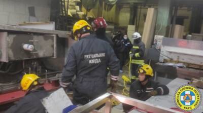 На киевском заводе из-за падения станка погибли работники
