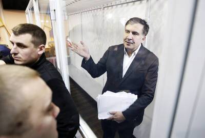 Замучивший себя голодовкой Саакашвили теряет сознание