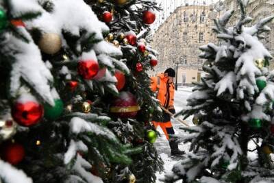Опрос: 19% россиян проведут новогодние каникулы за работой