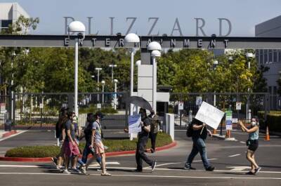 Более 800 сотрудников Activision Blizzard настаивают на увольнении Бобби Котика