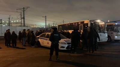 После рейда на Софийской овощебазе в полицию попали 70 человек