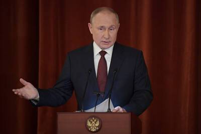 Путин рассказал о зависимости экономики от духовности общества