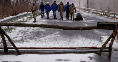 На мосту в Счастье на украинскую сторону передали мешки с деньгами - cxid.info - Луганск
