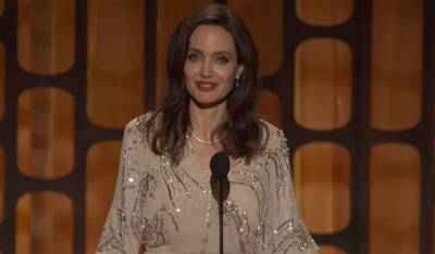 Анджелина Джоли эффектно появилась на красной дорожке вместе с детьми: "Снова молодеет"