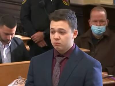 В США оправдали 18-летнего мужчину, застрелившего двух человек во время протеста против расизма - gordonua.com - США - Украина
