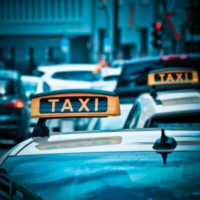 В Саратове рядом с рынком «Северный» в машине обнаружен труп таксиста