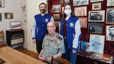 «Волонтеры Победы» навестили ветеранов Сталинградской битвы