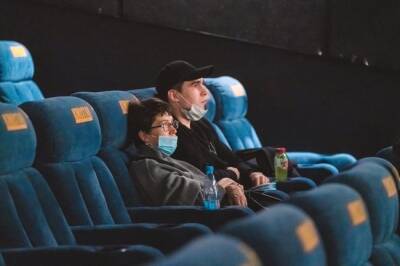 Кинотеатры просят правительство расчехлить кресла