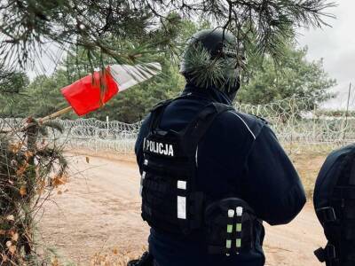 Мигранты при поддержке белорусских военных вновь пытались прорвать границу Польши – польская полиция