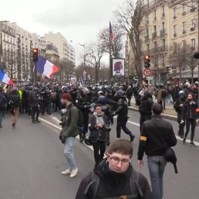 Два человека получили травмы на акции протеста в Париже