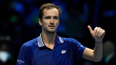 В шаге от второго титула: Медведев обыграл Рууда и вышел в финал Итогового турнира ATP