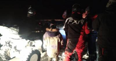 Группа туристов с детьми застряла в снежной ловушку в Башкирии