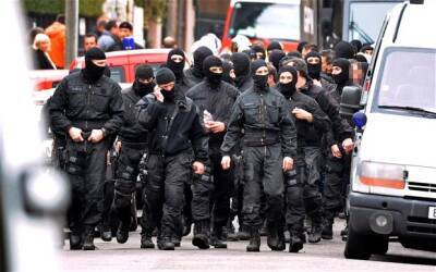 Жеральд Дарманен - Власти Франции направят 2,2 тыс. полицейских в Гваделупу для поддержания правопорядка - trend.az - Франция - Гваделупа