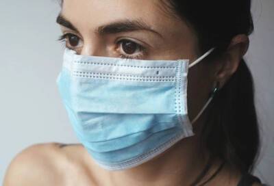 Пластический хирург Бабаян объяснил, может ли медицинская маска изменить форму носа и ушей