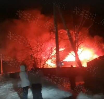 Пожар в кузбасском городе попал на видео