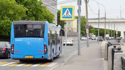 По факту возгорания автобуса в центре Москвы начата служебная проверка
