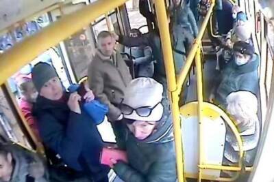В Краснодаре из-за выступления антимасочников с маршрута сняли трамвай