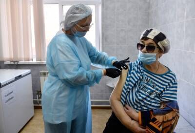 В Москве на прививку от COVID-19 записываются 150 тысяч человек в неделю