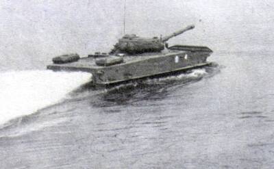 Советские танки ПТ-76 разгромили американские М24 50 лет назад