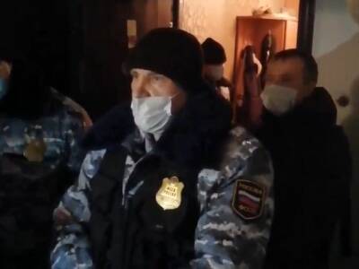 «Оборона длилась 6 часов»: приставы попытались выселить из квартиры 93-летнюю ветерана ВОВ и ее дочь в Перми - bloknot.ru - Пермь