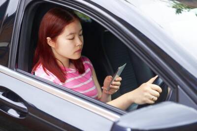Отныне телефон в автомобилях на территории Великобритании под запретом