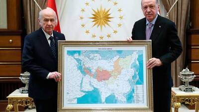 В Кремле прокомментировали фото Эрдогана с картой тюркского мира