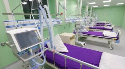 В Петербурге с ковидом в больницу попали на сто человек меньше