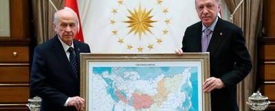 В Кремле прокомментировали фото Эрдогана с включенной в тюркский мир Сибирью