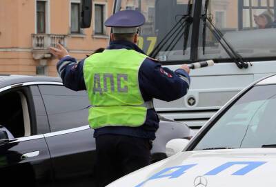 Полиция выясняет обстоятельства гибели двоих человек в ДТП на трассе «Санкт-Петербург - Псков»