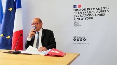 Глава французского МИД призвал поддерживать с Россией дипломатический диалог
