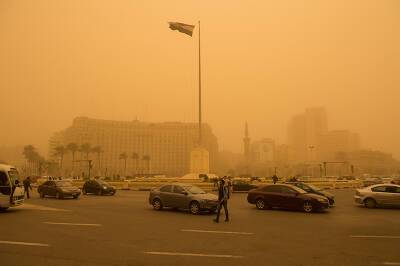 Очевидцы сняли впечатляющие кадры песчаной бури в Египте