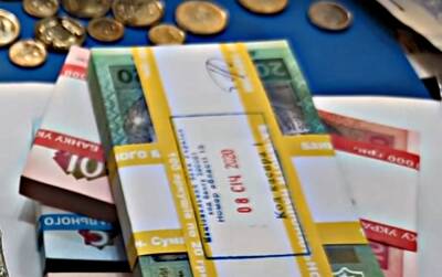 Вытрусят с карманов последние копейки: в 2022 году украинцев обложат новыми налогами – кто и сколько заплатит