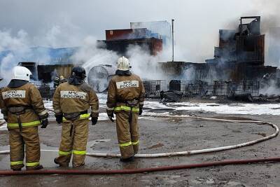 Пожар в гаражах на юго-западе Москвы потушили