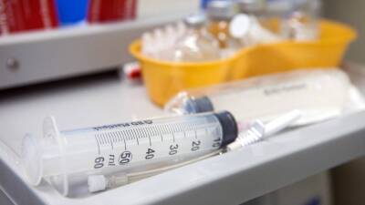 Первая и вторая фазы испытаний детской вакцины от COVID-19 завершены в России