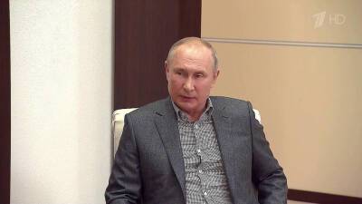 Владимир Путин обсудил с разработчиком «Спутника V» создание назальной вакцины