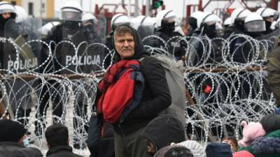Премьер Польши пригрозил полностью закрыть границу с Беларусью