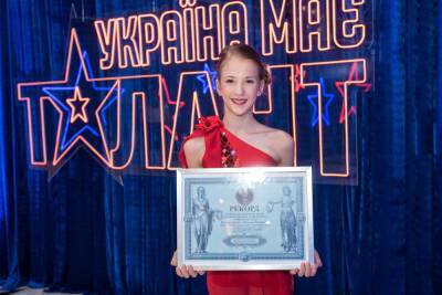 Гуттаперчевая девочка установила мировой рекорд на шоу "Україна має талант"