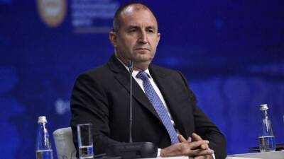 Действующий президент лидирует на выборах в Болгарии