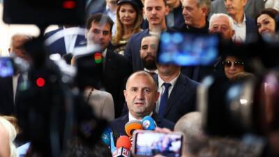 В Болгарии на второй президентский срок переизбран Румен Радев