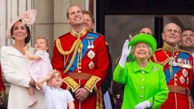 ТОП-10 странных правил жизни британской королевской семьи