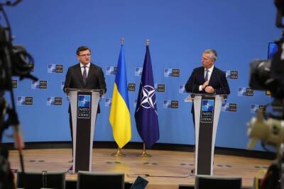Кулеба призвал страны НАТО не «оглядываться на Москву» и принять Украину в альянс