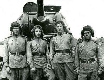 Шелковый платок: самое важное снаряжение советских танкистов - Русская семерка