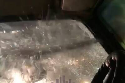 Полицейский разбил стекло машины дрифтеру в Красноярске