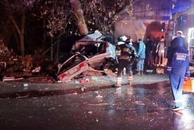 Машину разорвало надвое: в Новомосковске произошло смертельное ДТП