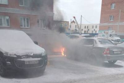 В выходные в Омске горела ещё одна машина