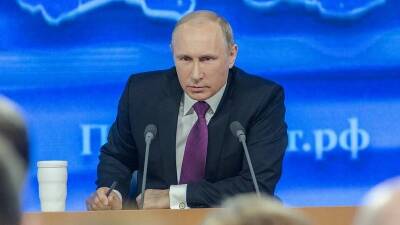 Владимир Путин прошёл ревакцинацию от коронавируса