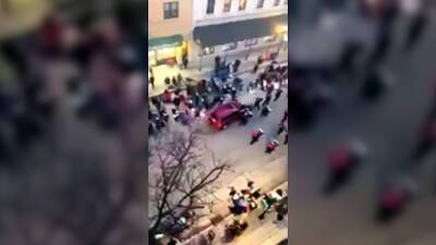 Появилось видео наезда внедорожника на толпу в Висконсине