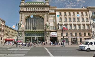 Зданию Театра Комедии на Невском проспекте вернул исторические балконы