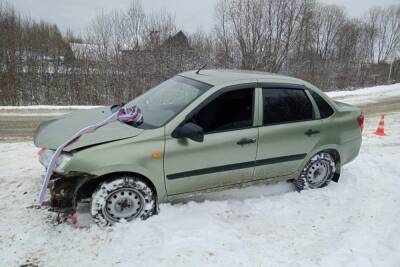 Три человека получили травмы при съезде авто в кювет в Марий Эл