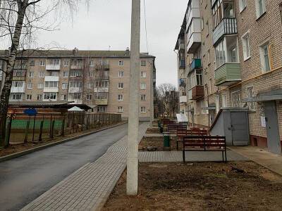 Ольга Васильева оценила качество ремонта одного из дворов Ярцева